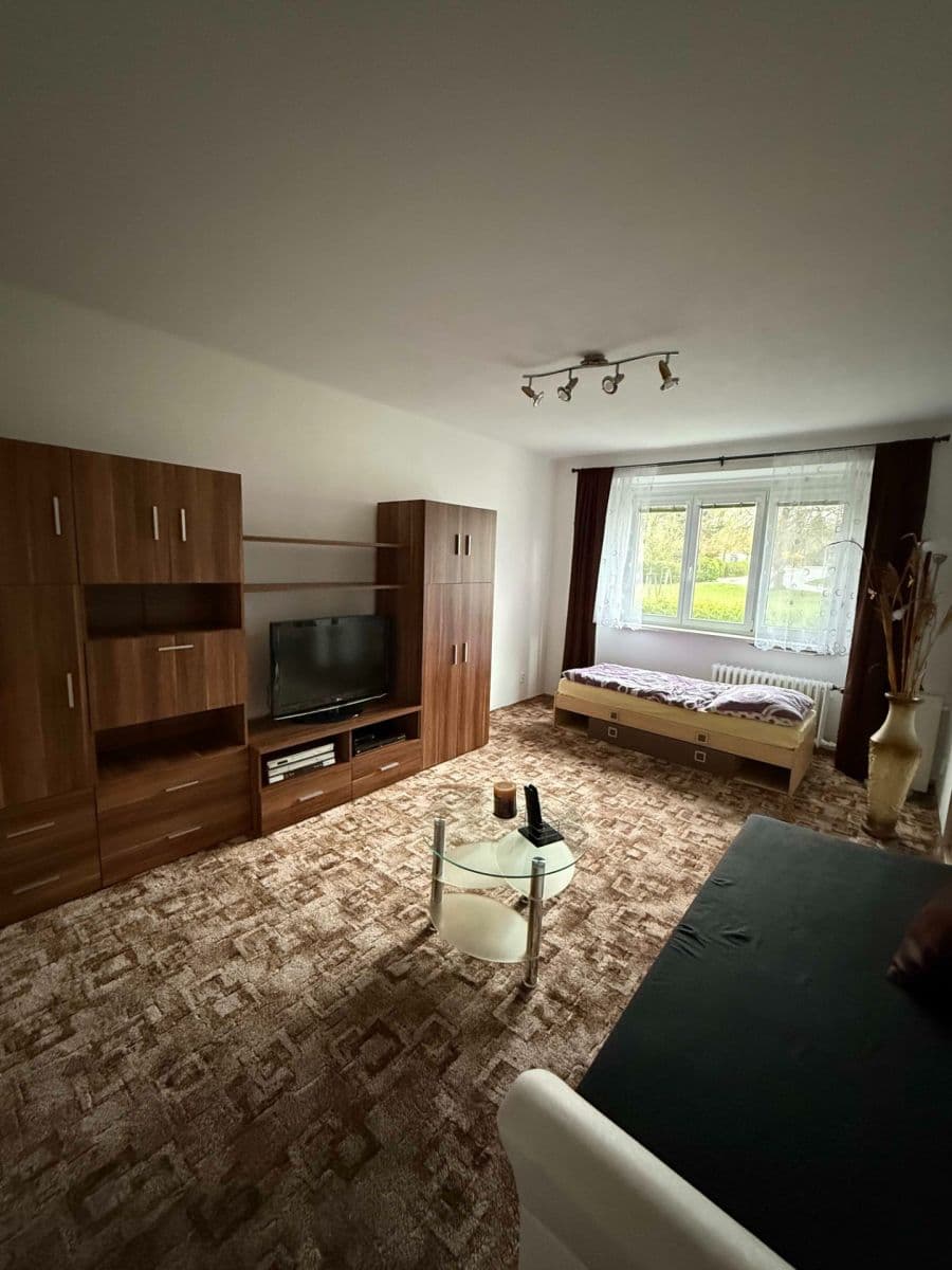 Prenájom bytu 1-izbový 37 m², Kralupská, Brandýs nad Labem-Stará Boleslav, Středočeský kraj Prenájom bytu 1-izbový 37 m², Kralupská, Brandýs nad Labem-Stará Boleslav, Středočeský kraj