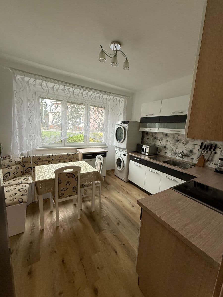Prenájom bytu 1-izbový 37 m², Kralupská, Brandýs nad Labem-Stará Boleslav, Středočeský kraj Prenájom bytu 1-izbový 37 m², Kralupská, Brandýs nad Labem-Stará Boleslav, Středočeský kraj