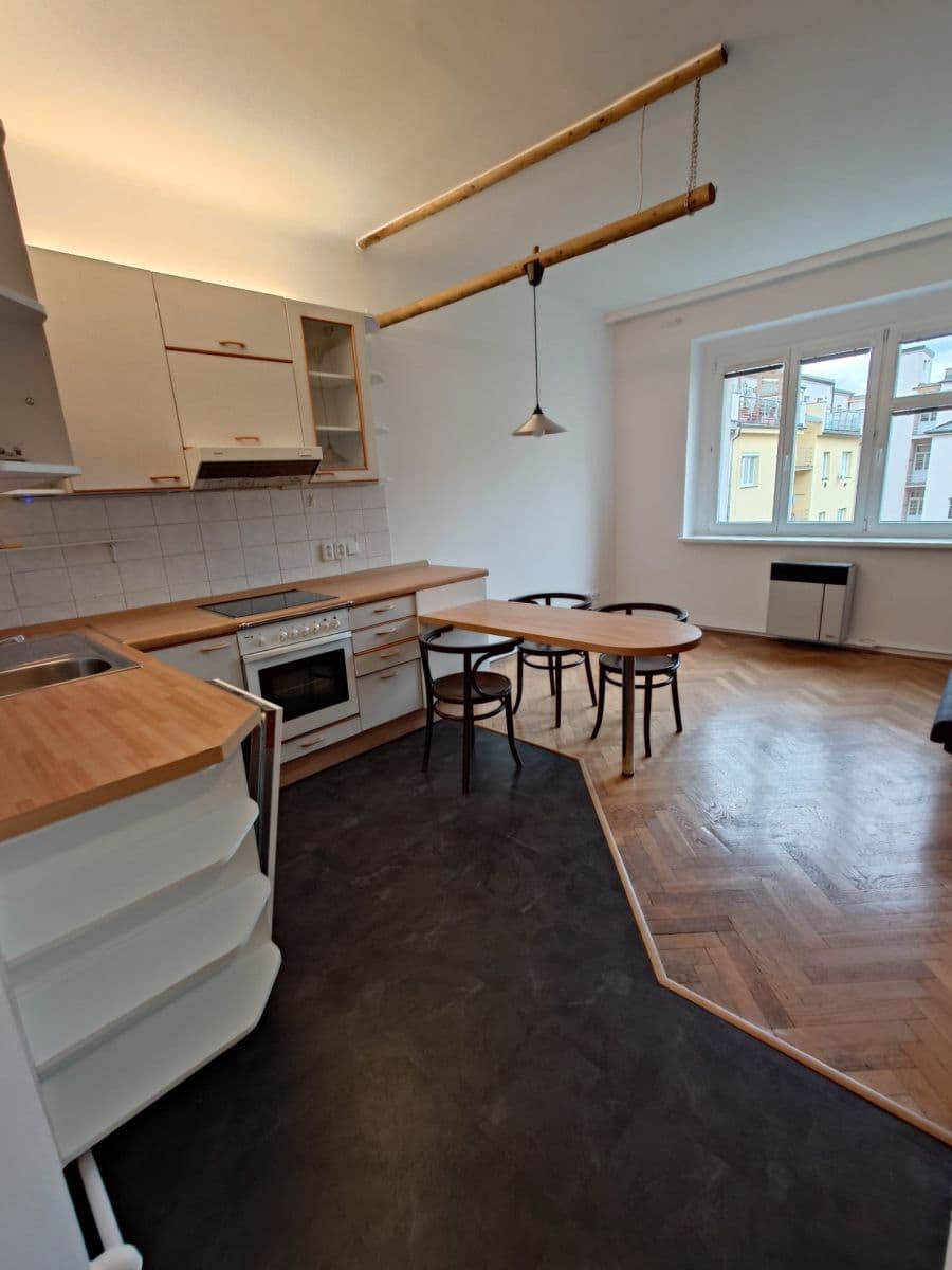 Prenájom bytu 1-izbový 44 m², Radhošťská, Praha, Praha Prenájom bytu 1-izbový 44 m², Radhošťská, Praha, Praha