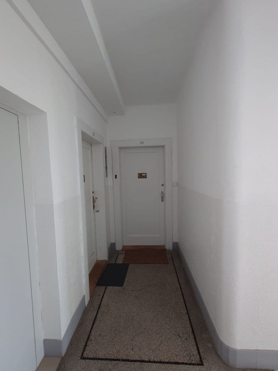 Prenájom bytu 1-izbový 44 m², Radhošťská, Praha, Praha Prenájom bytu 1-izbový 44 m², Radhošťská, Praha, Praha