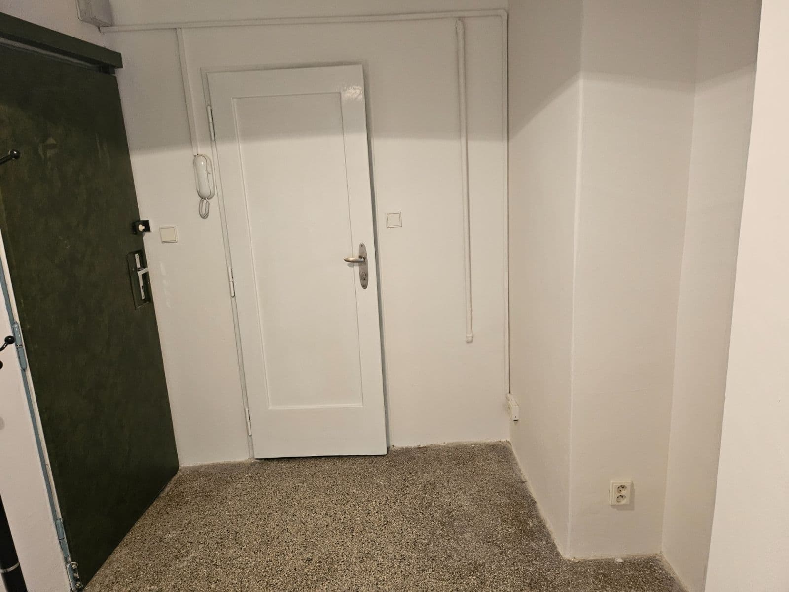 Prenájom kancelárie 33 m², Vrchlického, Praha, Praha Prenájom kancelárie 33 m², Vrchlického, Praha, Praha