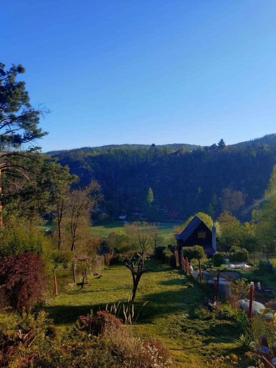 Predaj rekreačného objektu 33 m², pozemek 953 m², Račice, Středočeský kraj Predaj rekreačného objektu 33 m², pozemek 953 m², Račice, Středočeský kraj