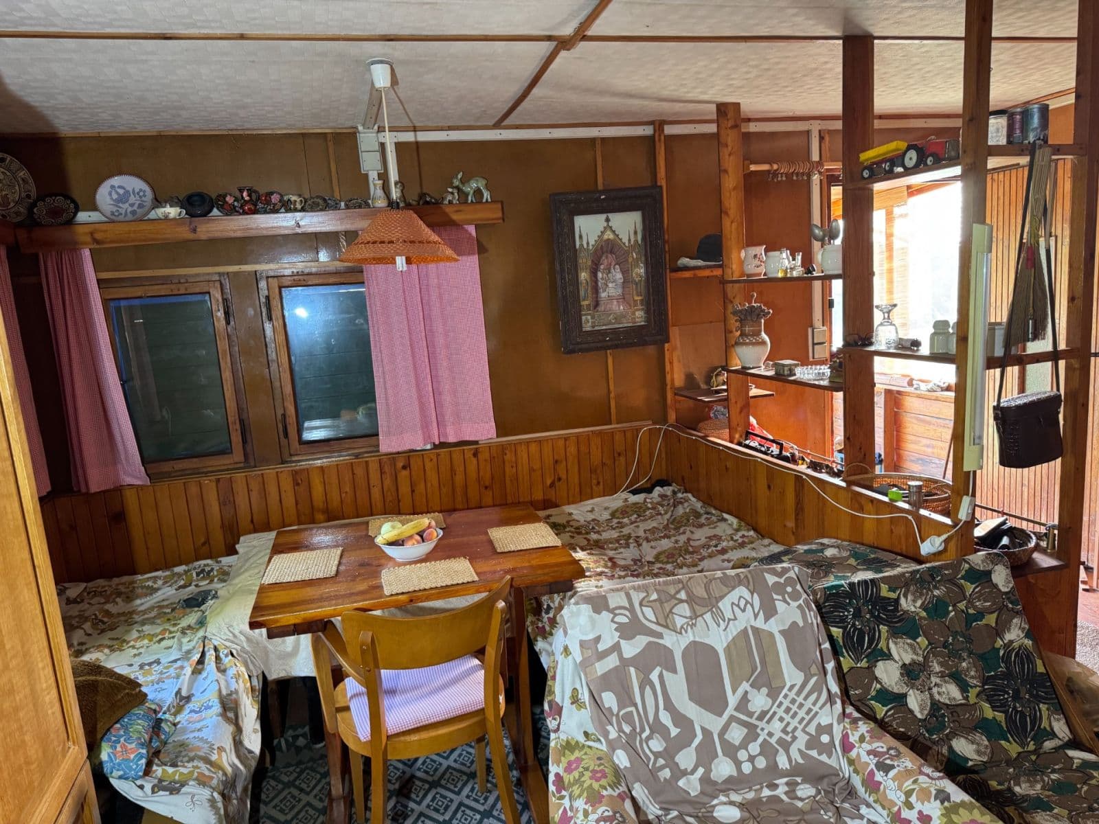 Predaj rekreačného objektu 33 m², pozemek 953 m², Račice, Středočeský kraj Predaj rekreačného objektu 33 m², pozemek 953 m², Račice, Středočeský kraj