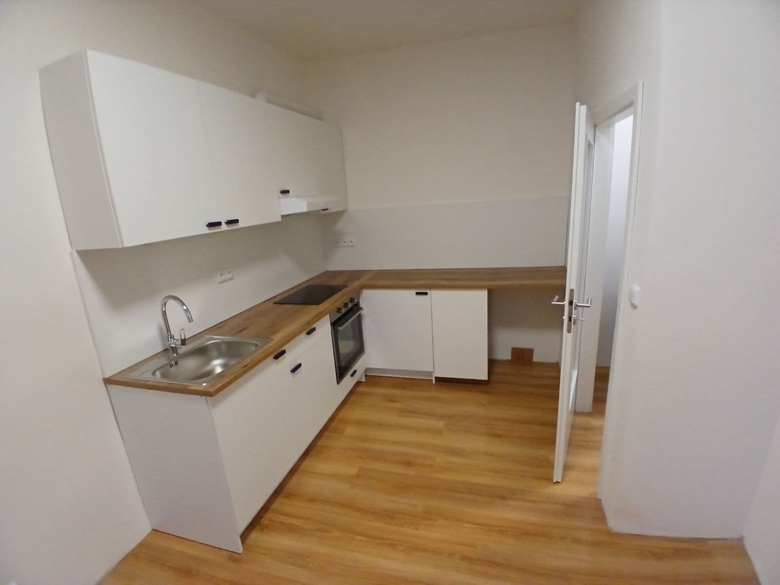 Prenájom bytu 2-izbový 34 m², Českomoravská, Praha, Praha Prenájom bytu 2-izbový 34 m², Českomoravská, Praha, Praha