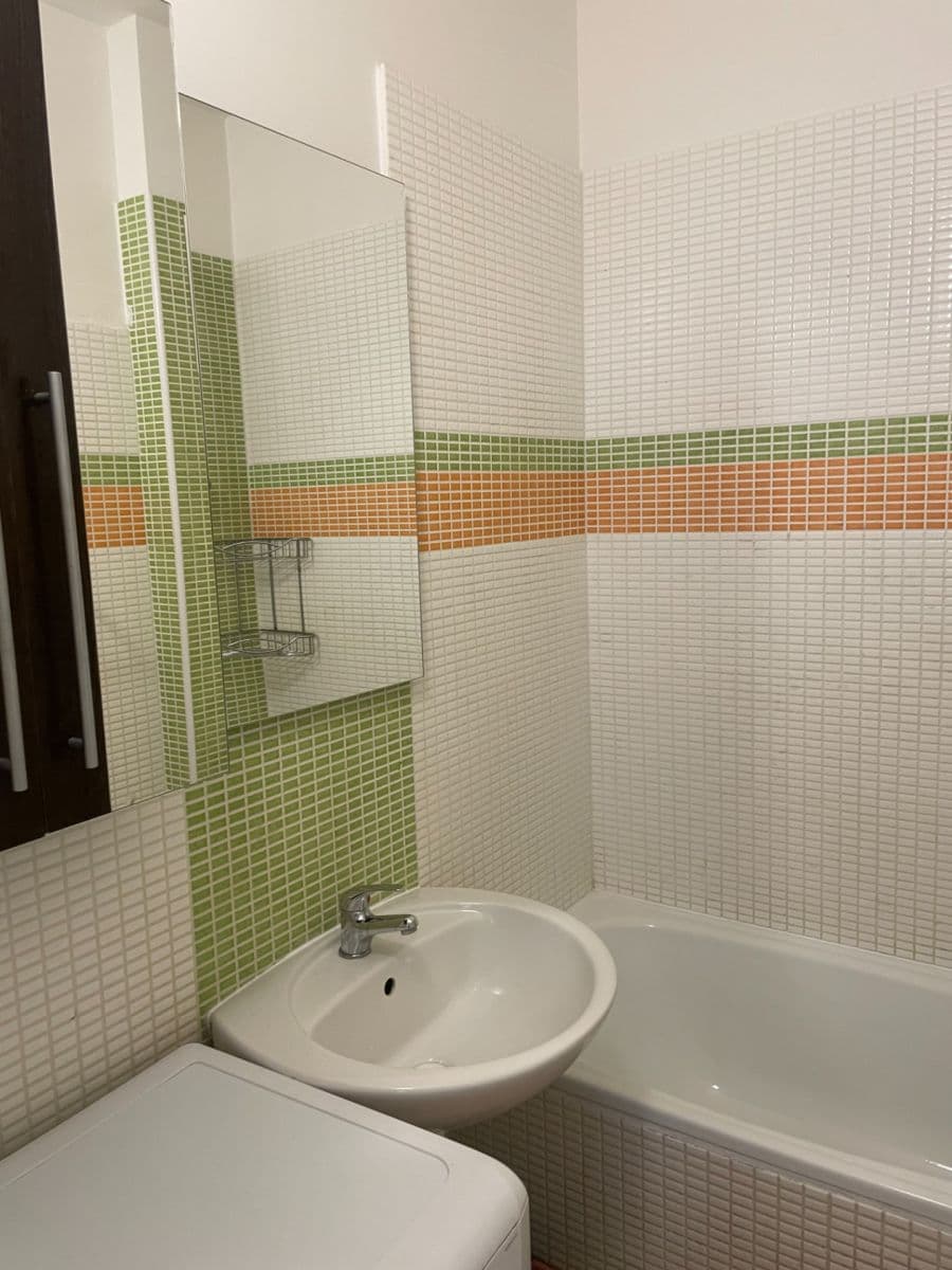 Prenájom bytu 2-izbový 39 m², Na Domovině, Praha, Praha Prenájom bytu 2-izbový 39 m², Na Domovině, Praha, Praha
