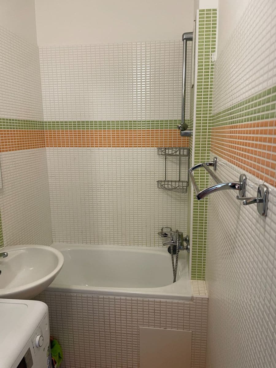 Prenájom bytu 2-izbový 39 m², Na Domovině, Praha, Praha Prenájom bytu 2-izbový 39 m², Na Domovině, Praha, Praha
