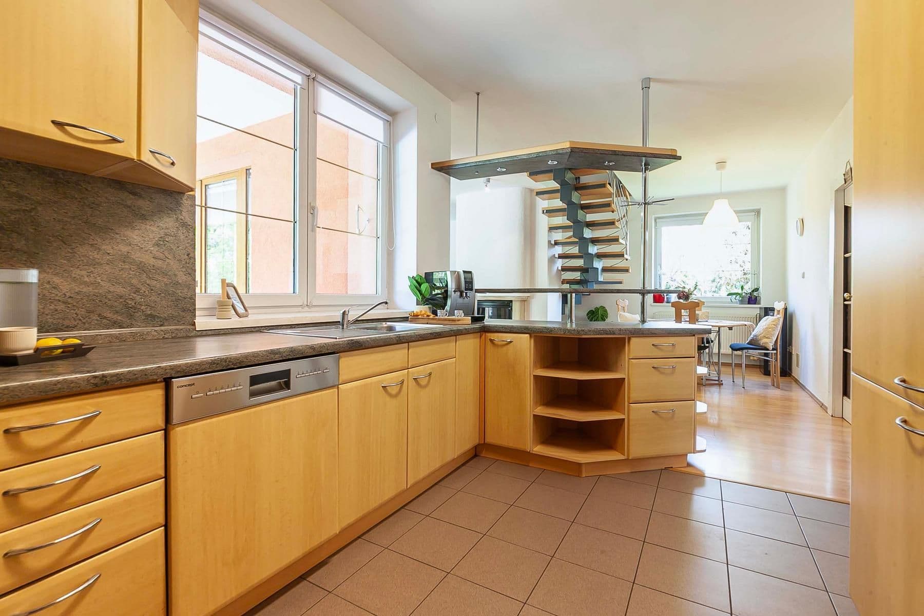 Predaj domu 243 m², pozemek 1.810 m², Nové Město nad Metují, Královéhradecký kraj Predaj domu 243 m², pozemek 1.810 m², Nové Město nad Metují, Královéhradecký kraj