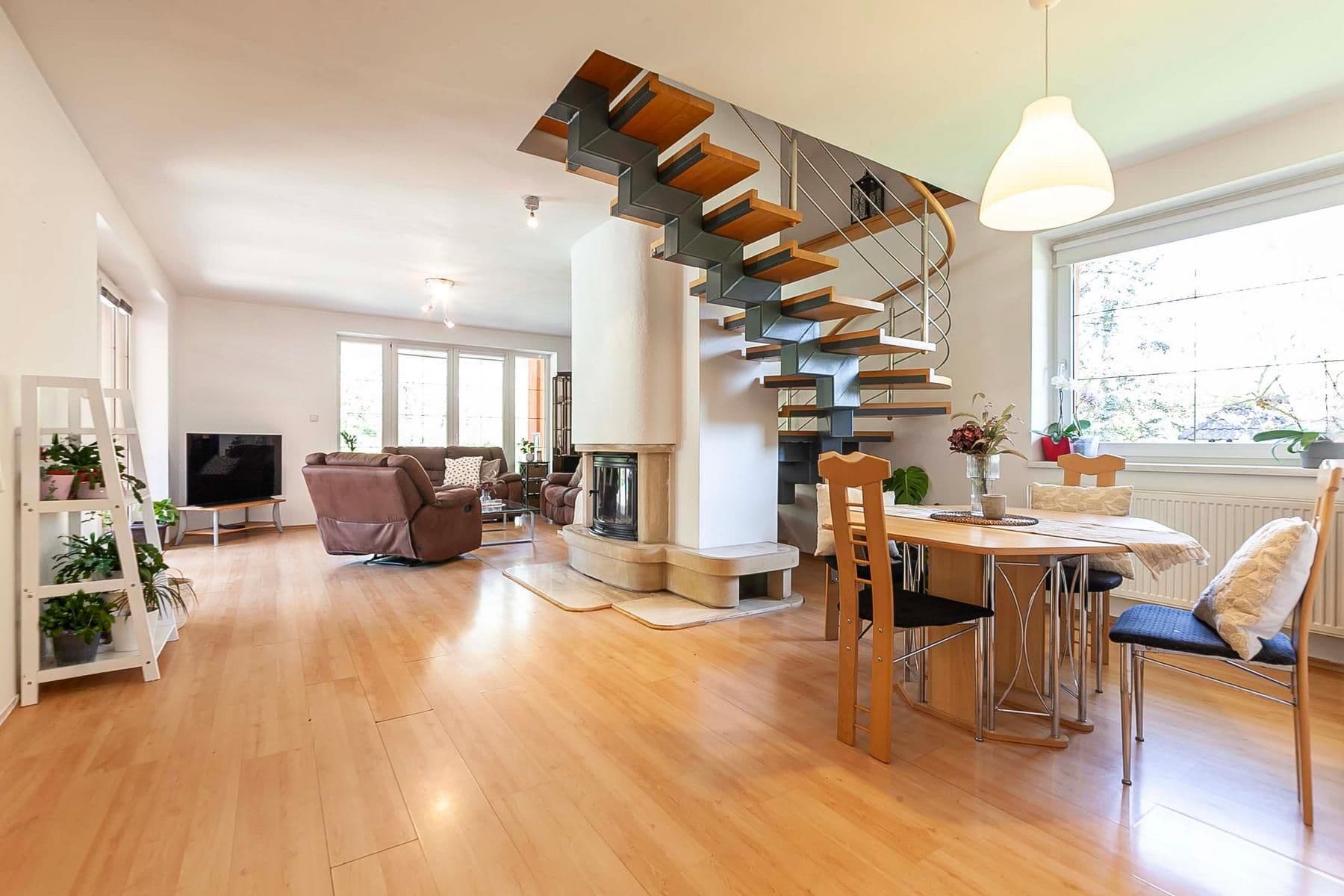 Predaj domu 243 m², pozemek 1.810 m², Nové Město nad Metují, Královéhradecký kraj Predaj domu 243 m², pozemek 1.810 m², Nové Město nad Metují, Královéhradecký kraj