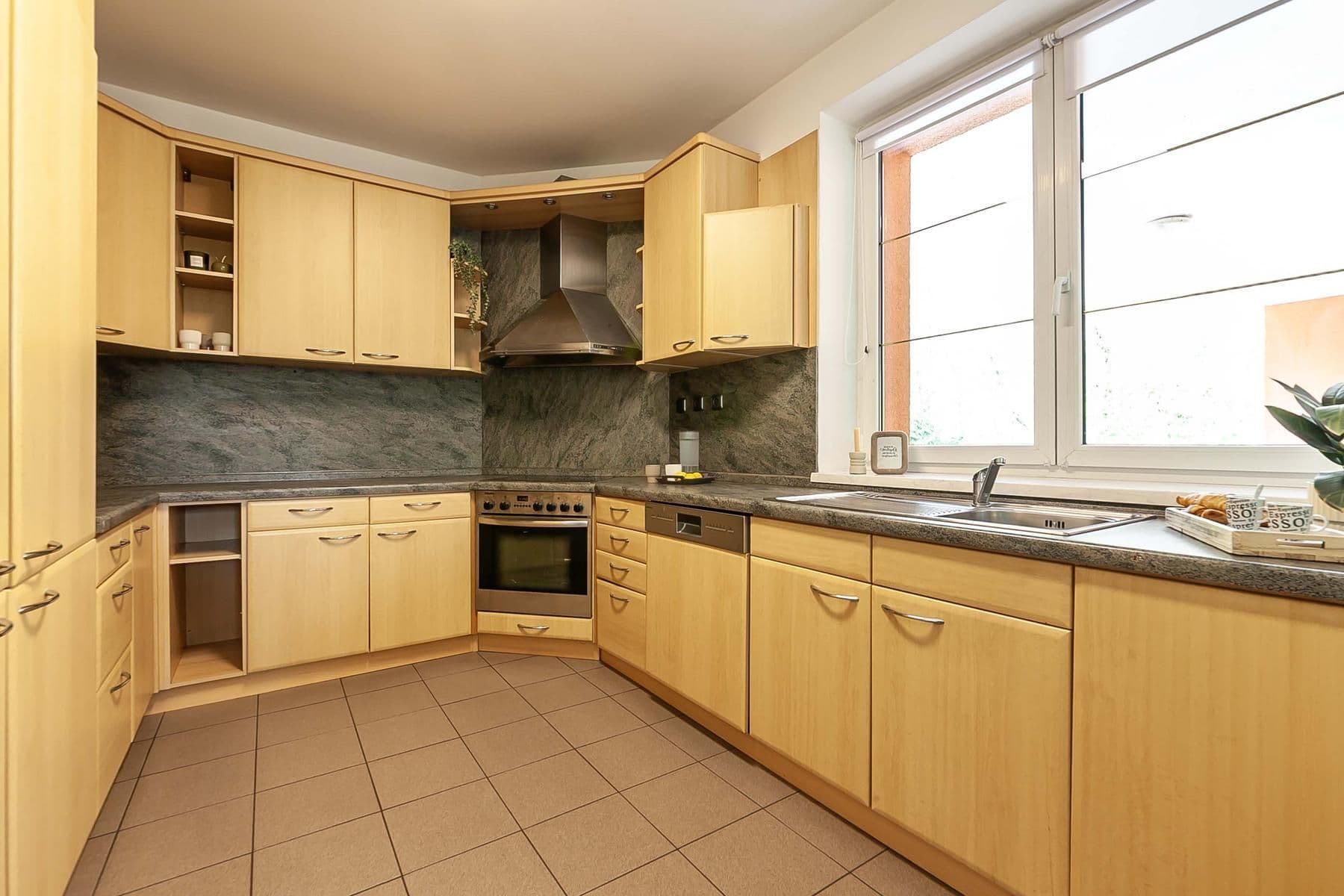 Predaj domu 243 m², pozemek 1.810 m², Nové Město nad Metují, Královéhradecký kraj Predaj domu 243 m², pozemek 1.810 m², Nové Město nad Metují, Královéhradecký kraj