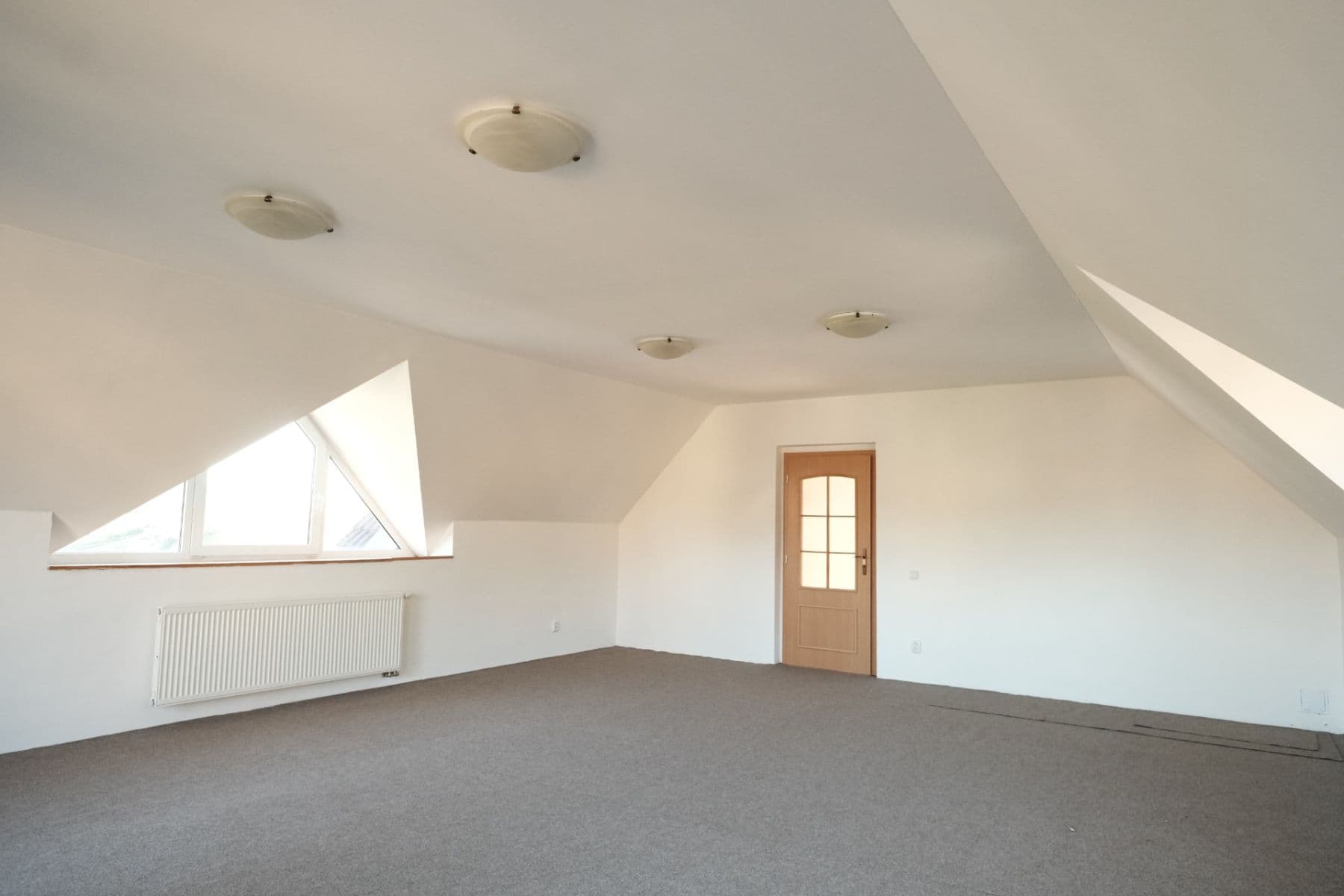 Prenájom domu 198 m², pozemek 1.038 m², Luční, Králův Dvůr, Středočeský kraj Prenájom domu 198 m², pozemek 1.038 m², Luční, Králův Dvůr, Středočeský kraj