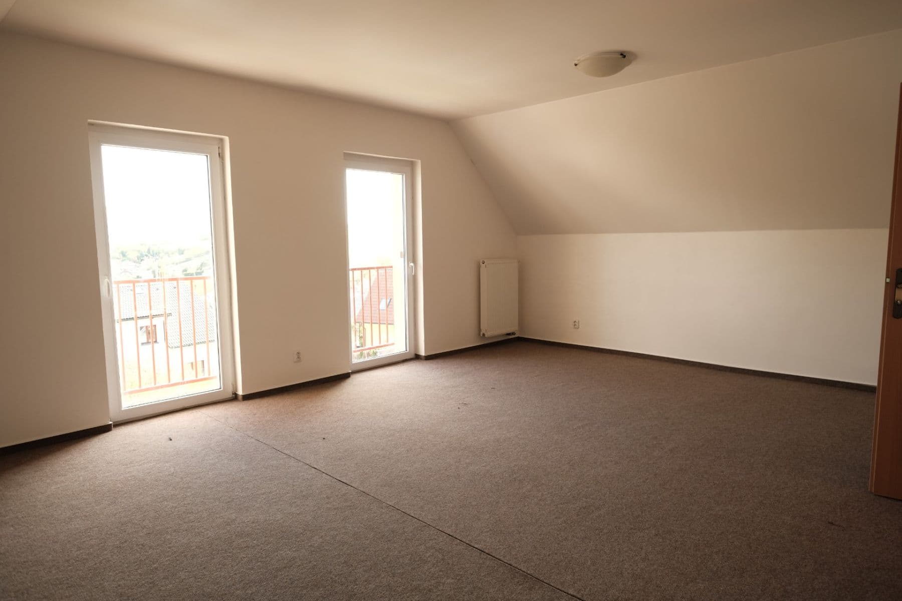 Prenájom domu 198 m², pozemek 1.038 m², Luční, Králův Dvůr, Středočeský kraj Prenájom domu 198 m², pozemek 1.038 m², Luční, Králův Dvůr, Středočeský kraj