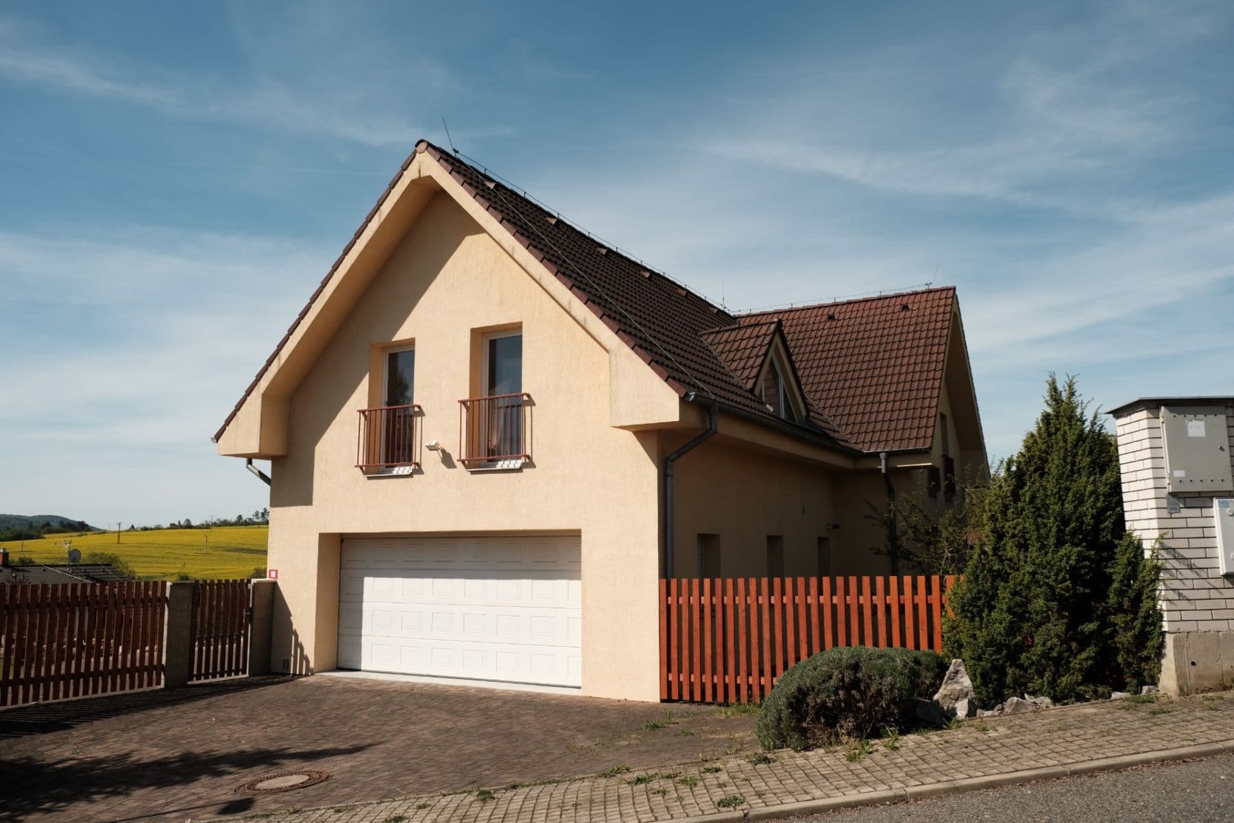 Prenájom domu 198 m², pozemek 1.038 m², Luční, Králův Dvůr, Středočeský kraj Prenájom domu 198 m², pozemek 1.038 m², Luční, Králův Dvůr, Středočeský kraj