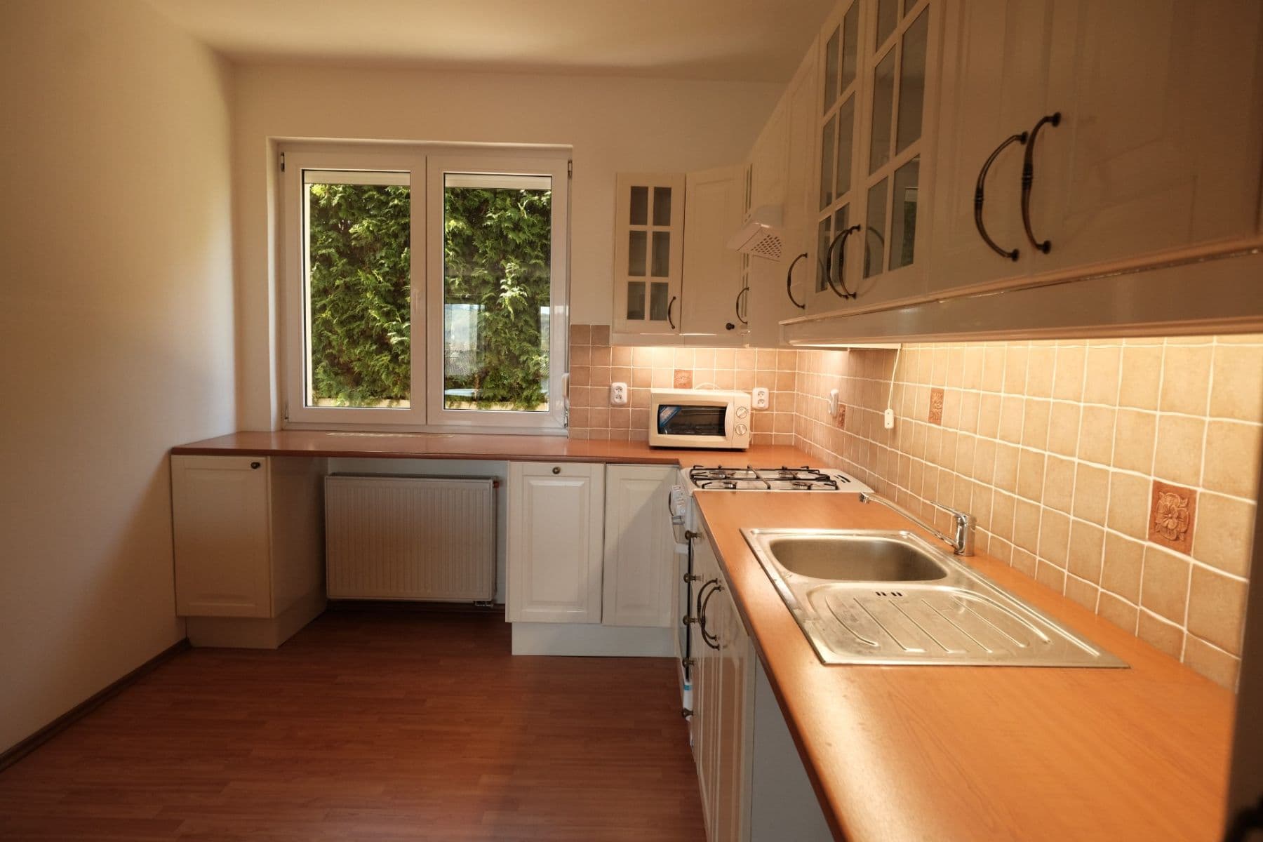 Prenájom domu 198 m², pozemek 1.038 m², Luční, Králův Dvůr, Středočeský kraj Prenájom domu 198 m², pozemek 1.038 m², Luční, Králův Dvůr, Středočeský kraj