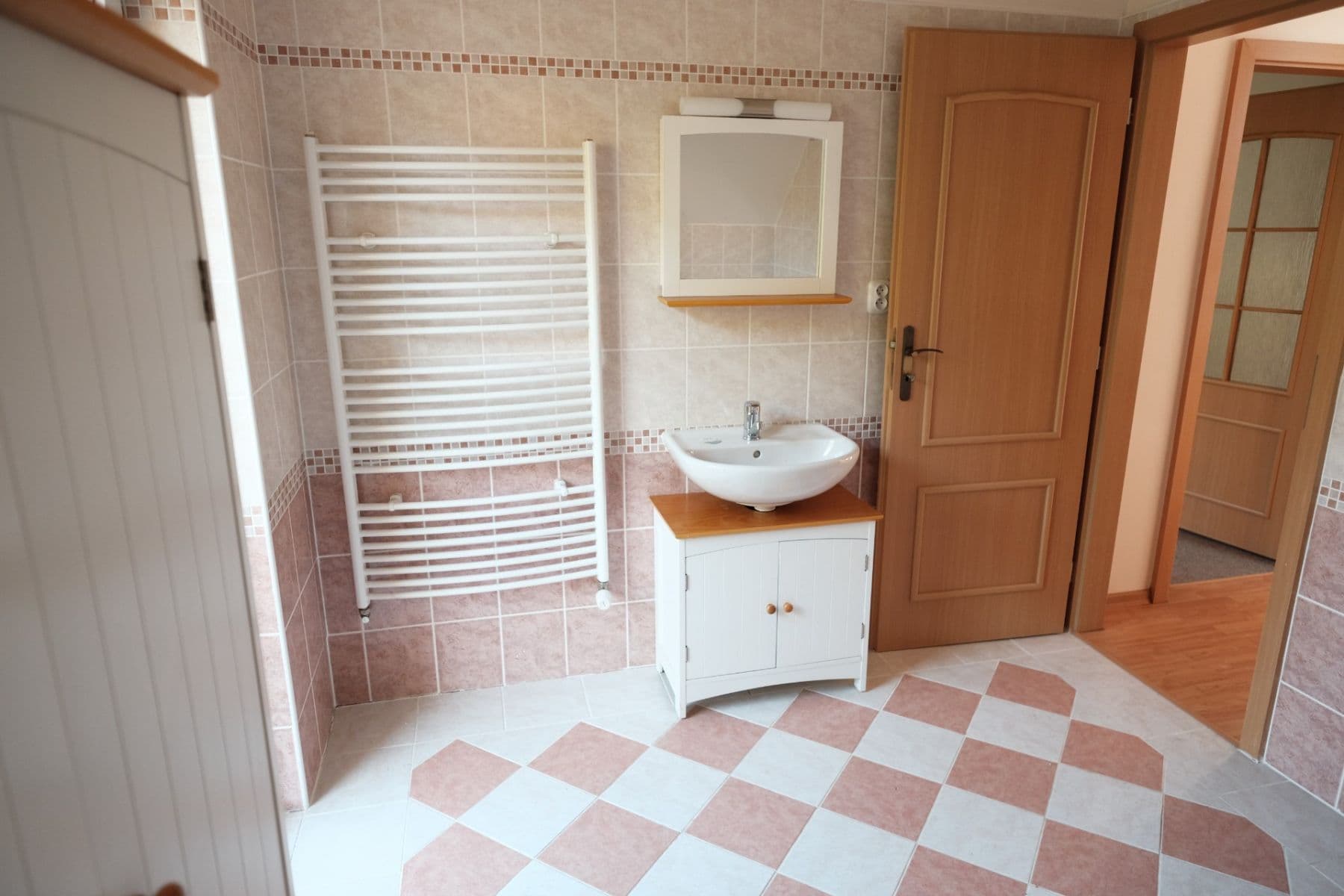 Prenájom domu 198 m², pozemek 1.038 m², Luční, Králův Dvůr, Středočeský kraj Prenájom domu 198 m², pozemek 1.038 m², Luční, Králův Dvůr, Středočeský kraj