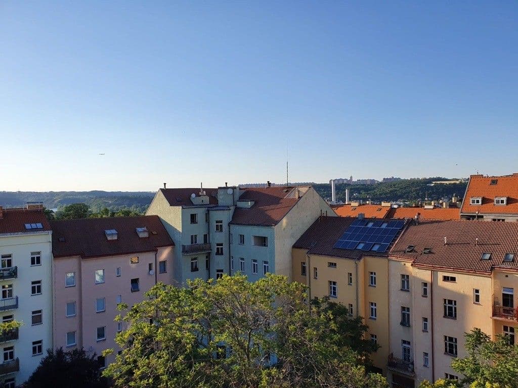 Prenájom bytu 4-izbový 77 m², Korunovační, Praha, Praha Prenájom bytu 4-izbový 77 m², Korunovační, Praha, Praha