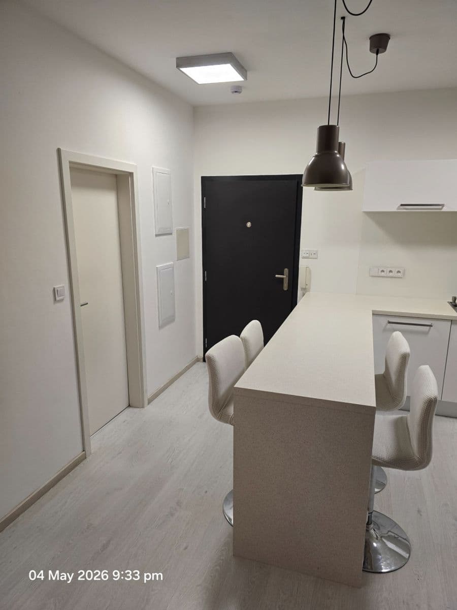 Prenájom bytu 2-izbový 56 m², Počernická, Praha, Praha Prenájom bytu 2-izbový 56 m², Počernická, Praha, Praha
