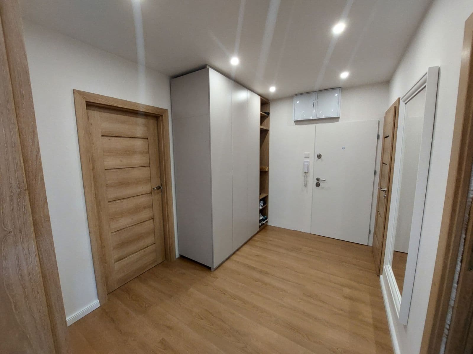 Prenájom bytu 3-izbový 77 m², Olbrachtovo náměstí, Brno, Jihomoravský kraj Prenájom bytu 3-izbový 77 m², Olbrachtovo náměstí, Brno, Jihomoravský kraj