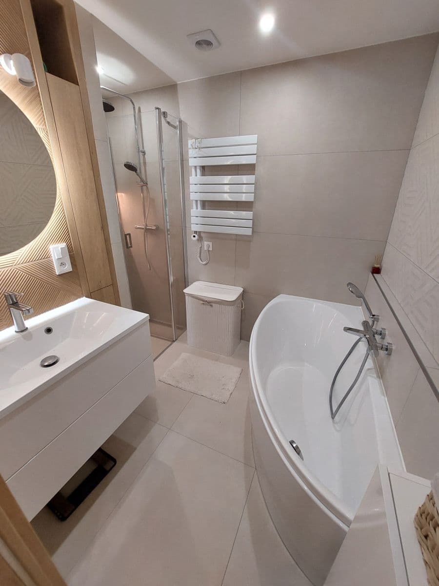 Prenájom bytu 3-izbový 77 m², Olbrachtovo náměstí, Brno, Jihomoravský kraj Prenájom bytu 3-izbový 77 m², Olbrachtovo náměstí, Brno, Jihomoravský kraj