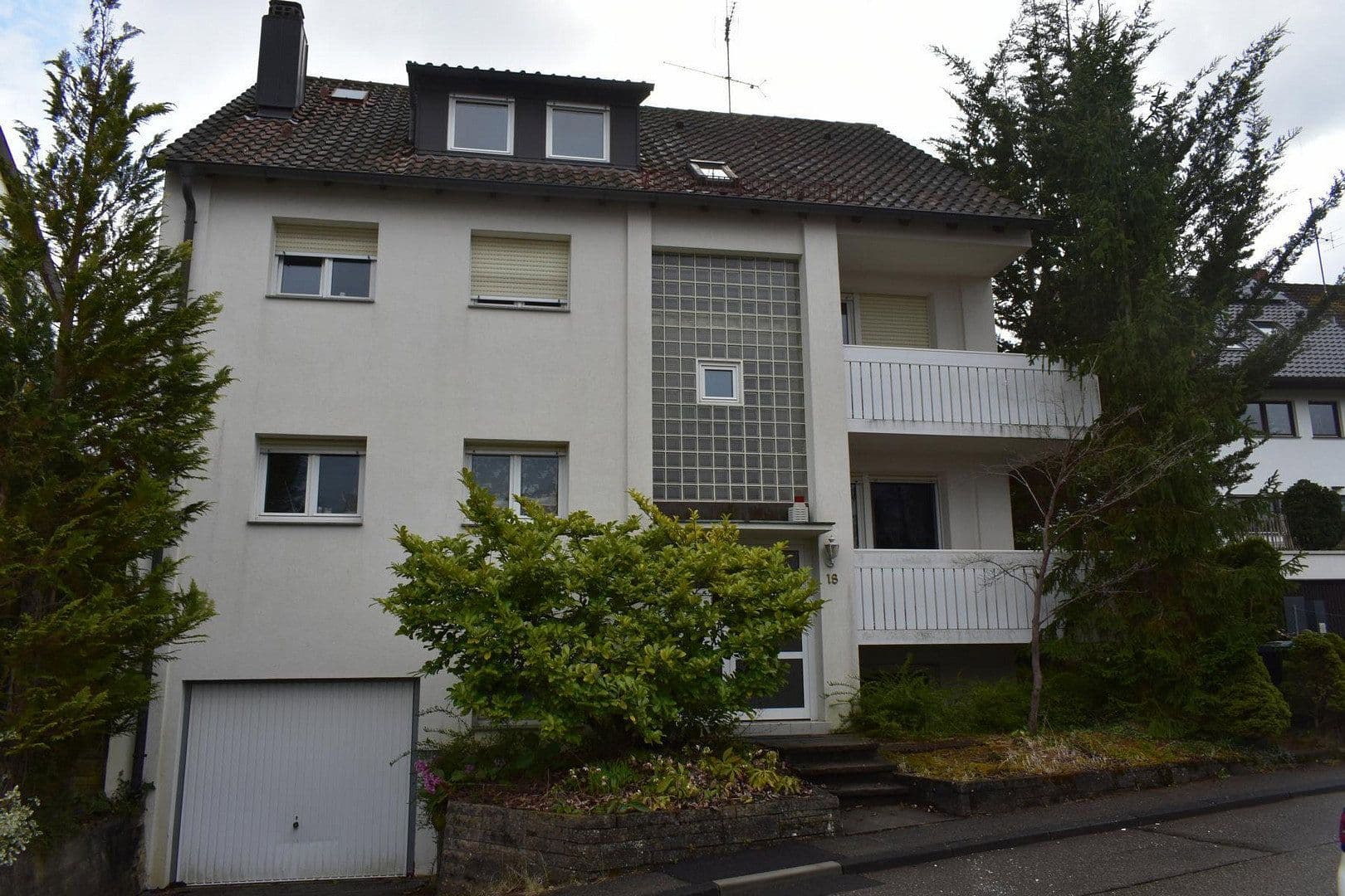 Prenájom bytu 3-izbový 64 m², Schiltacher Straße 18, Stuttgart, Bádensko-Wurttembersko Prenájom bytu 3-izbový 64 m², Schiltacher Straße 18, Stuttgart, Bádensko-Wurttembersko