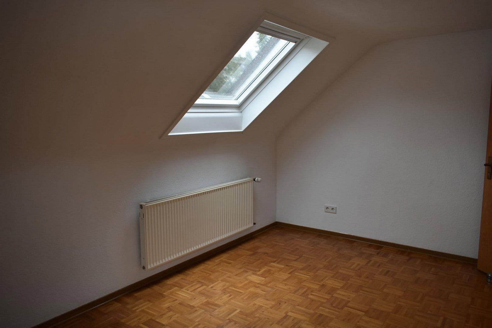 Prenájom bytu 3-izbový 64 m², Schiltacher Straße 18, Stuttgart, Bádensko-Wurttembersko Prenájom bytu 3-izbový 64 m², Schiltacher Straße 18, Stuttgart, Bádensko-Wurttembersko