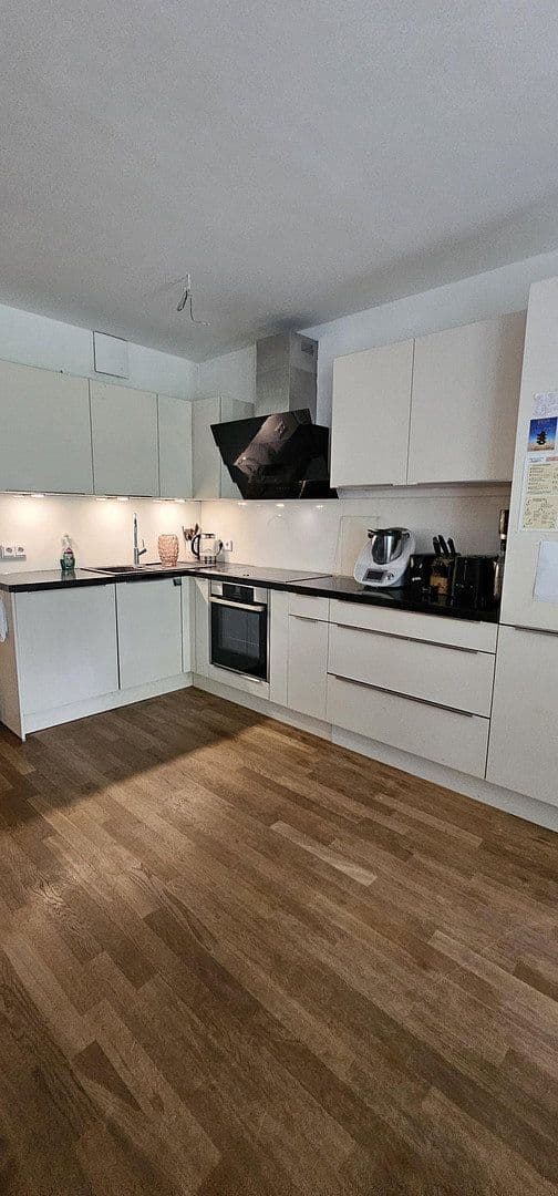 Prenájom bytu 4-izbový 101 m², Walddörferstraße, Hamburg, Hamburg Prenájom bytu 4-izbový 101 m², Walddörferstraße, Hamburg, Hamburg
