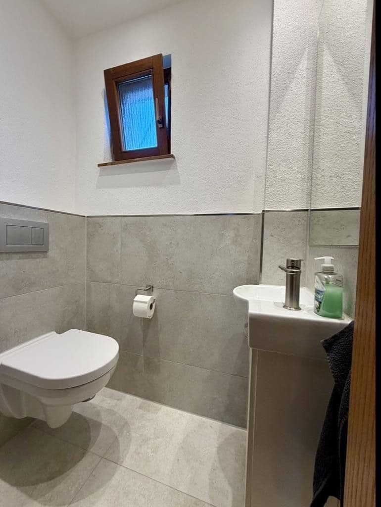 Prenájom bytu 4-izbový 95 m², Aalen, Bádensko-Wurttembersko Prenájom bytu 4-izbový 95 m², Aalen, Bádensko-Wurttembersko