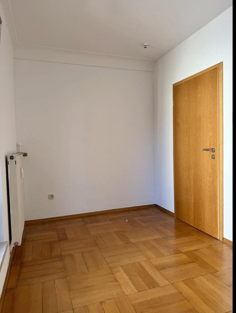 Prenájom bytu 4-izbový 95 m², Aalen, Bádensko-Wurttembersko Prenájom bytu 4-izbový 95 m², Aalen, Bádensko-Wurttembersko