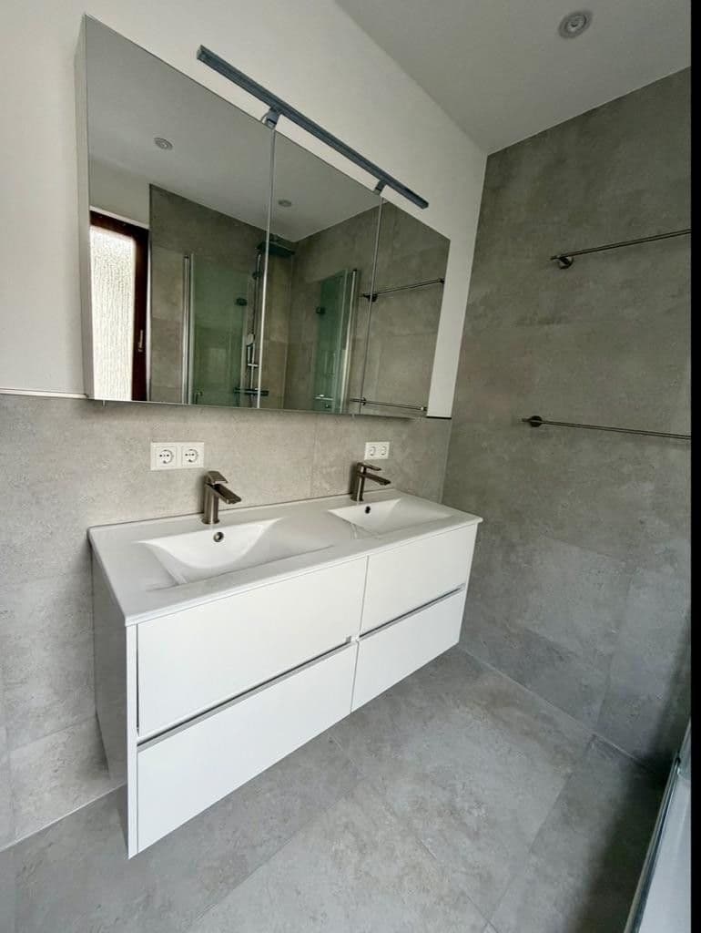 Prenájom bytu 4-izbový 95 m², Aalen, Bádensko-Wurttembersko Prenájom bytu 4-izbový 95 m², Aalen, Bádensko-Wurttembersko