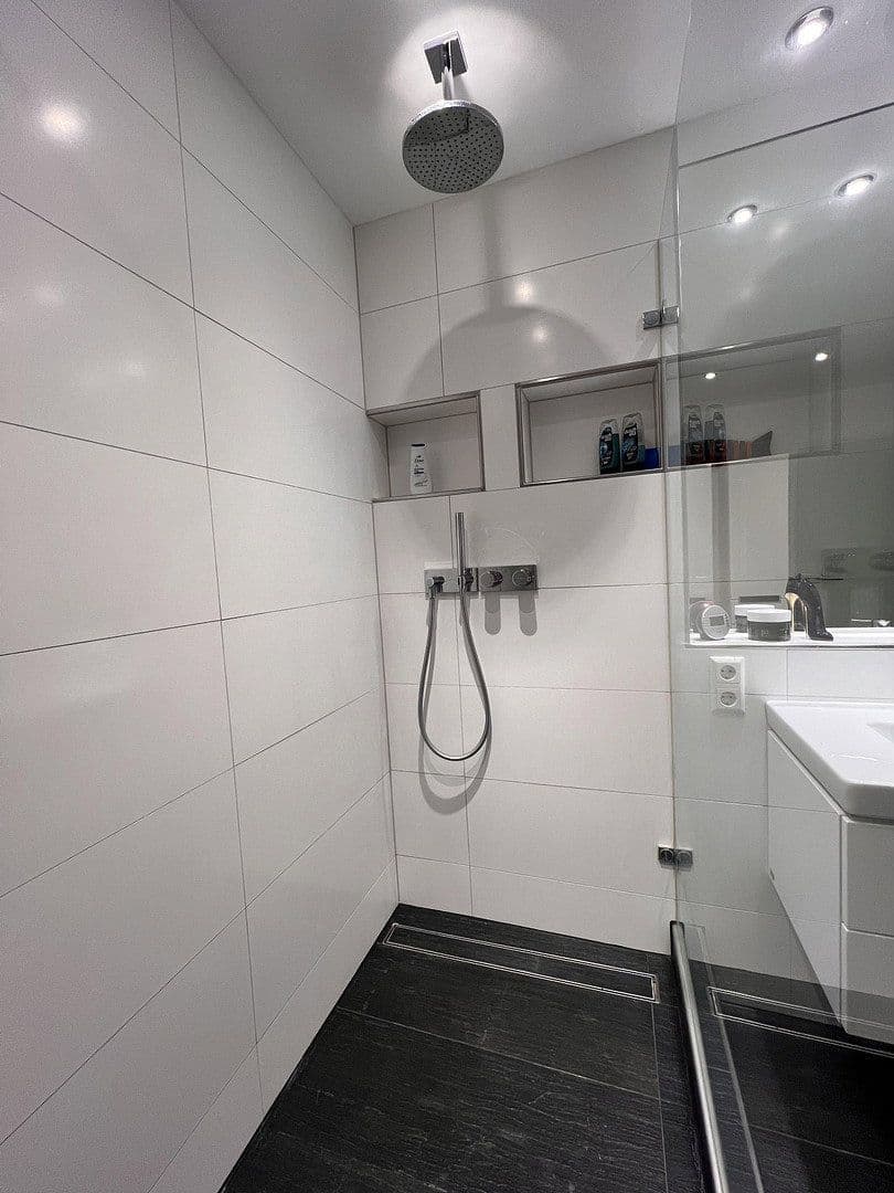 Predaj bytu 3-izbový 84 m², Stuttgart, Bádensko-Wurttembersko Predaj bytu 3-izbový 84 m², Stuttgart, Bádensko-Wurttembersko