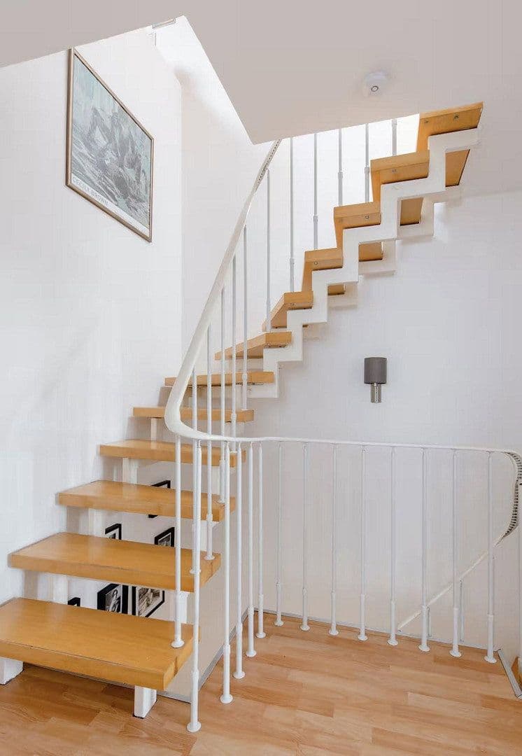 Prenájom domu 111 m², pozemek 463 m², Hufschmiedstraße, München, Bavorsko Prenájom domu 111 m², pozemek 463 m², Hufschmiedstraße, München, Bavorsko