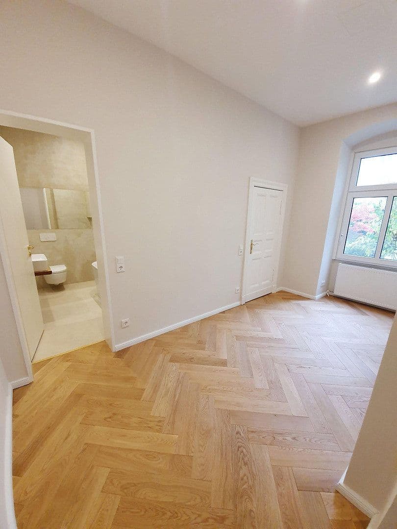 Prenájom bytu 3-izbový 102 m², Herderstraße 5, Berlin, Berlín Prenájom bytu 3-izbový 102 m², Herderstraße 5, Berlin, Berlín
