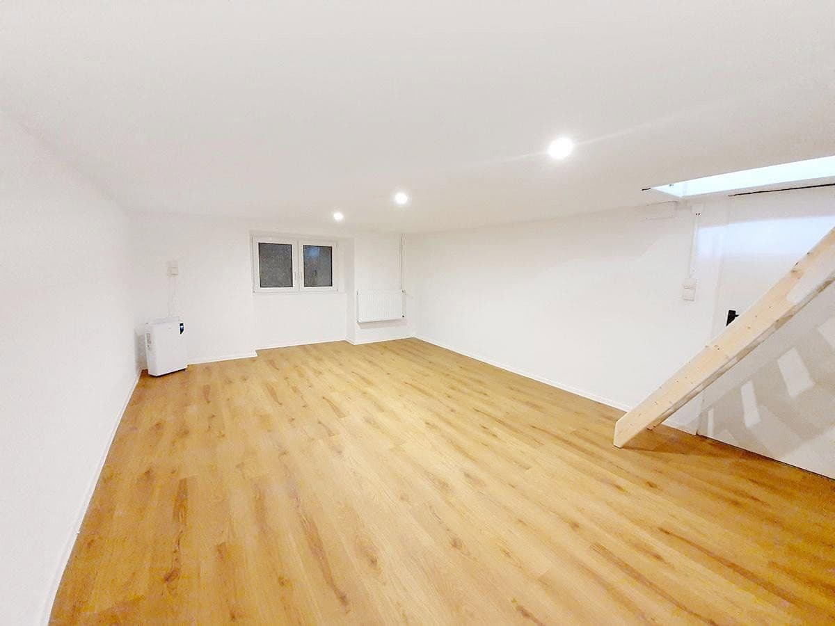 Prenájom bytu 3-izbový 102 m², Herderstraße 5, Berlin, Berlín Prenájom bytu 3-izbový 102 m², Herderstraße 5, Berlin, Berlín