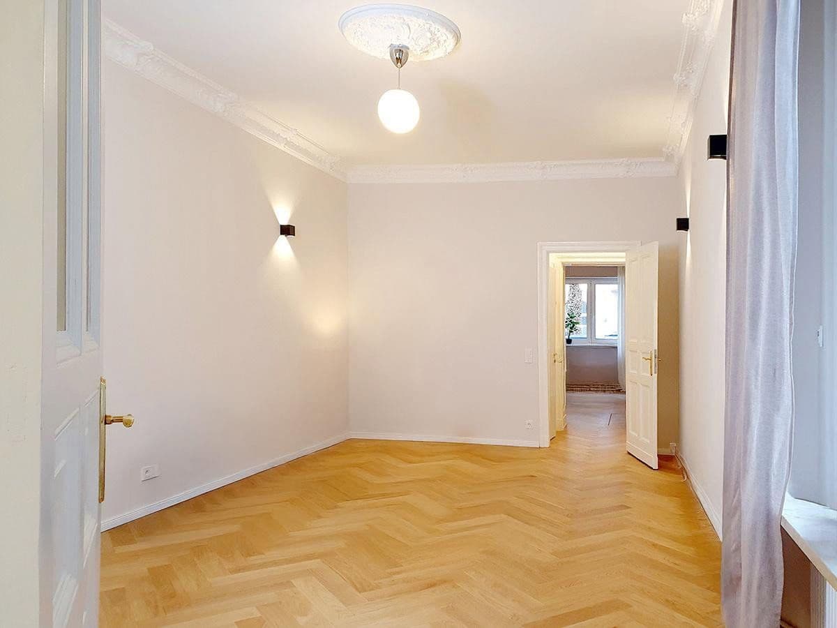 Prenájom bytu 3-izbový 102 m², Herderstraße 5, Berlin, Berlín Prenájom bytu 3-izbový 102 m², Herderstraße 5, Berlin, Berlín
