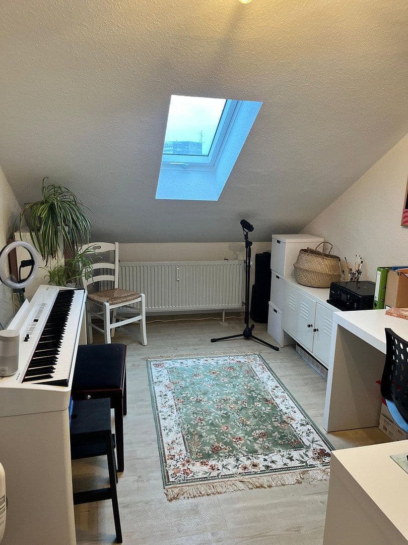 Prenájom bytu 3-izbový 55 m², Saarbrücken, Sársko Prenájom bytu 3-izbový 55 m², Saarbrücken, Sársko