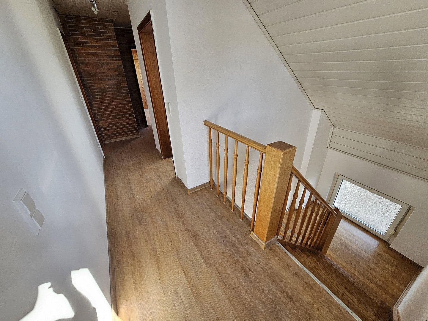 Prenájom bytu 4-izbový 120 m², Stutensee, Bádensko-Wurttembersko Prenájom bytu 4-izbový 120 m², Stutensee, Bádensko-Wurttembersko