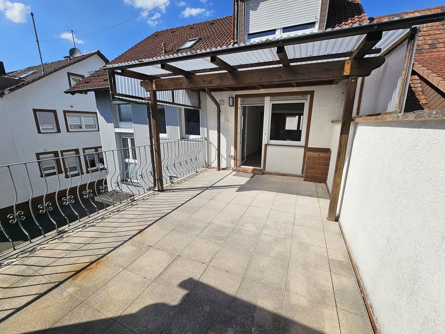 Prenájom bytu 4-izbový 120 m², Stutensee, Bádensko-Wurttembersko Prenájom bytu 4-izbový 120 m², Stutensee, Bádensko-Wurttembersko