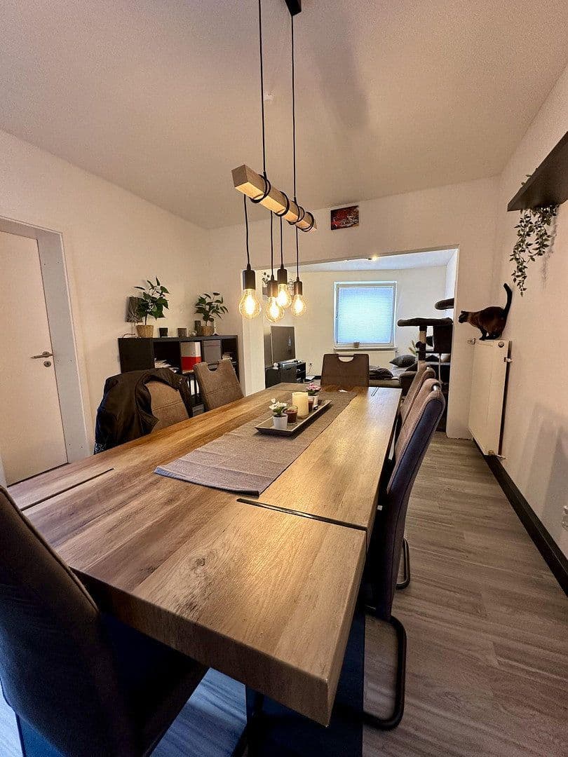 Prenájom bytu 4-izbový 110 m², Uslar, Dolné Sasko Prenájom bytu 4-izbový 110 m², Uslar, Dolné Sasko
