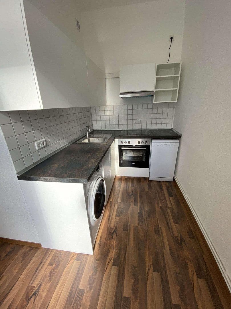 Prenájom bytu 2-izbový 58 m², Hannover, Dolné Sasko Prenájom bytu 2-izbový 58 m², Hannover, Dolné Sasko