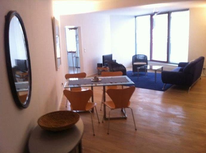 Prenájom bytu 2-izbový 79 m², Bismarckstrasse, Köln, Severné Porýnie - Westfálsko Prenájom bytu 2-izbový 79 m², Bismarckstrasse, Köln, Severné Porýnie - Westfálsko