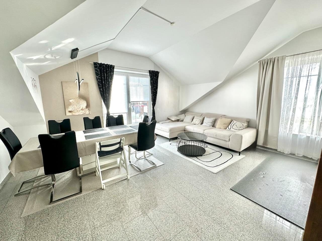 Prenájom bytu 3-izbový 110 m², Elisabeth-Flöge-Str. 2, Sarstedt, Dolné Sasko Prenájom bytu 3-izbový 110 m², Elisabeth-Flöge-Str. 2, Sarstedt, Dolné Sasko