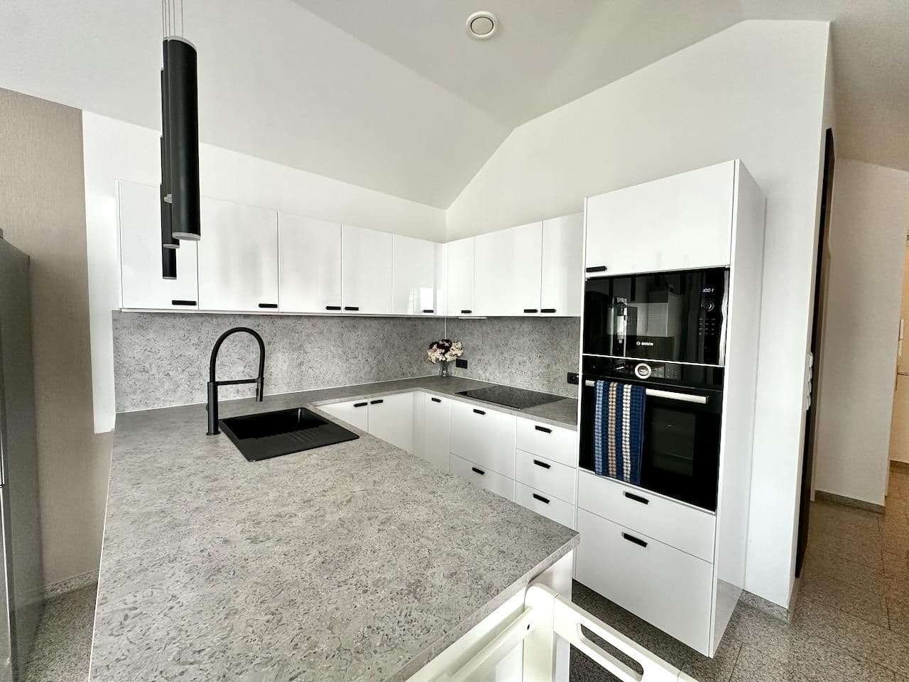 Prenájom bytu 3-izbový 110 m², Elisabeth-Flöge-Str. 2, Sarstedt, Dolné Sasko Prenájom bytu 3-izbový 110 m², Elisabeth-Flöge-Str. 2, Sarstedt, Dolné Sasko