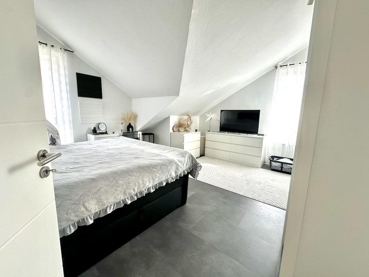 Prenájom bytu 3-izbový 110 m², Elisabeth-Flöge-Str. 2, Sarstedt, Dolné Sasko Prenájom bytu 3-izbový 110 m², Elisabeth-Flöge-Str. 2, Sarstedt, Dolné Sasko