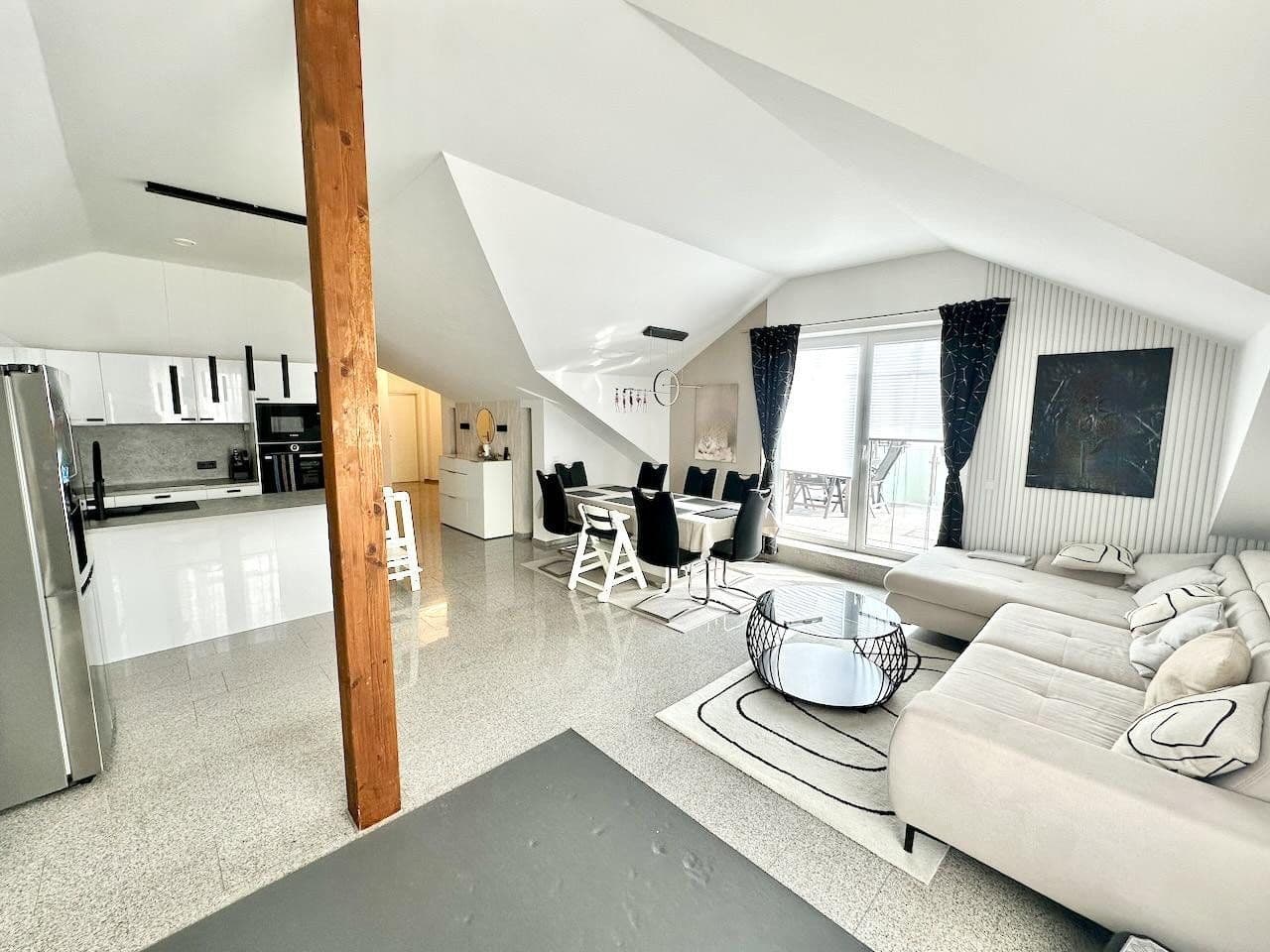 Prenájom bytu 3-izbový 110 m², Elisabeth-Flöge-Str. 2, Sarstedt, Dolné Sasko Prenájom bytu 3-izbový 110 m², Elisabeth-Flöge-Str. 2, Sarstedt, Dolné Sasko