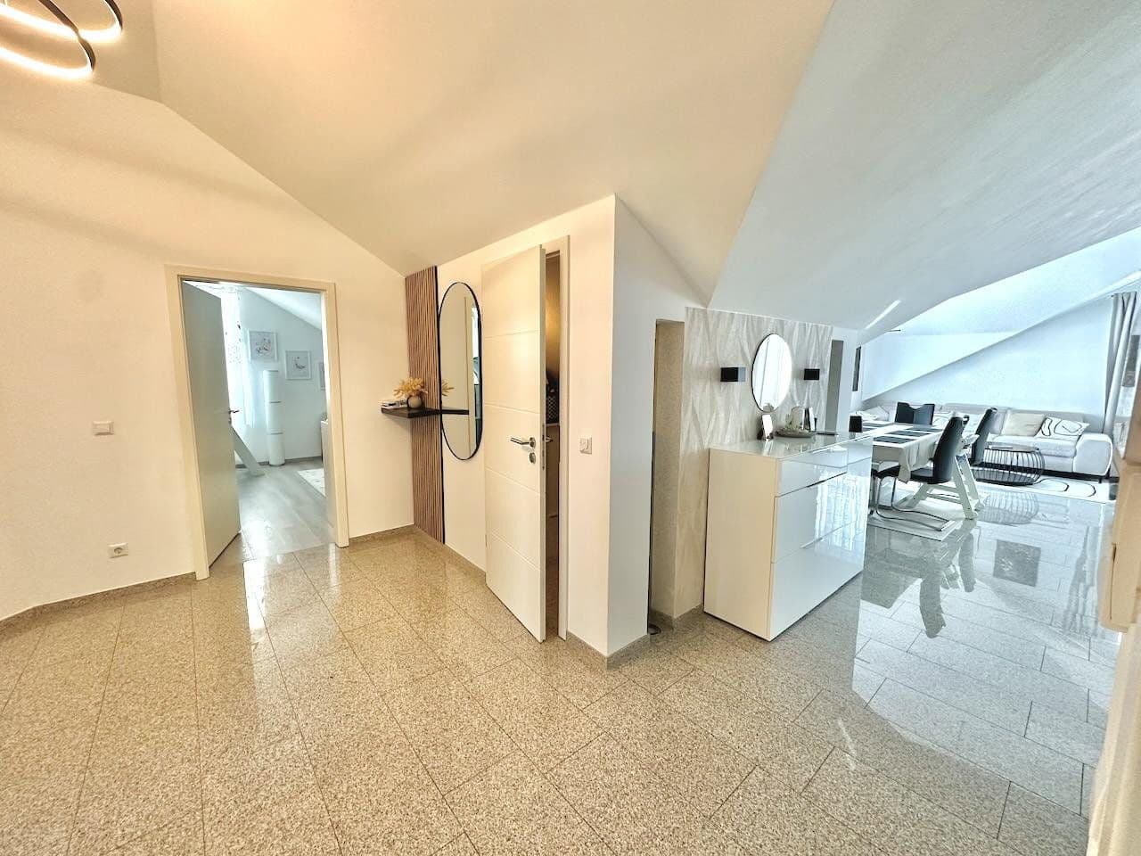 Prenájom bytu 3-izbový 110 m², Elisabeth-Flöge-Str. 2, Sarstedt, Dolné Sasko Prenájom bytu 3-izbový 110 m², Elisabeth-Flöge-Str. 2, Sarstedt, Dolné Sasko