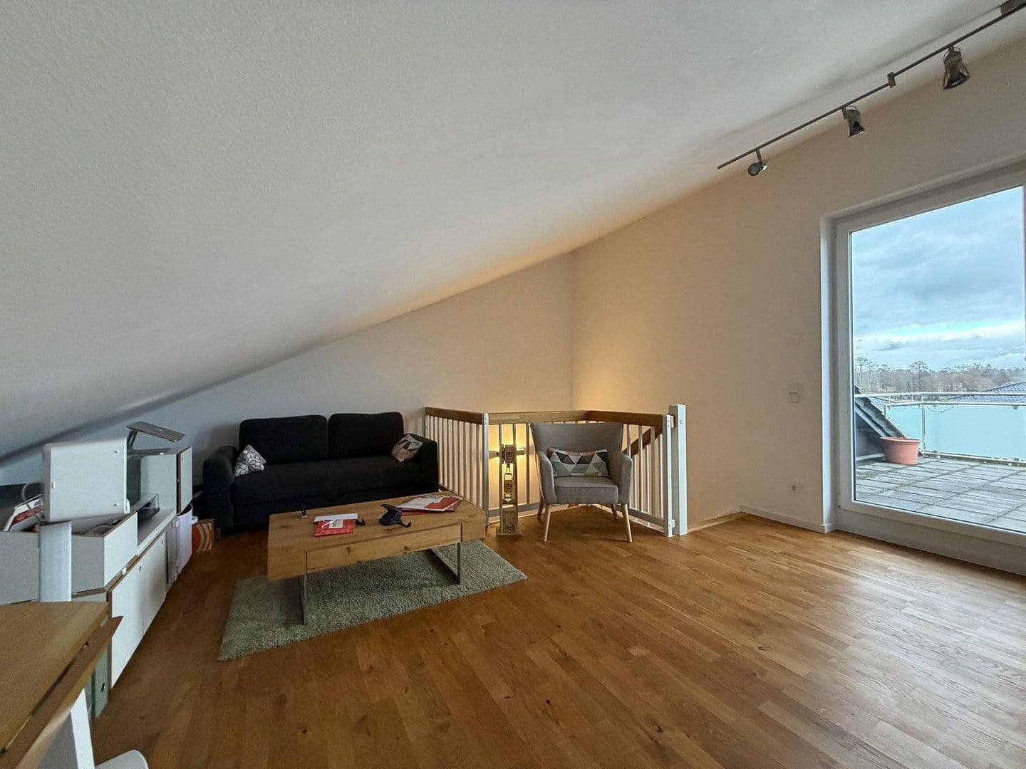 Prenájom domu 151 m², pozemek 500 m², Berlin, Berlín Prenájom domu 151 m², pozemek 500 m², Berlin, Berlín