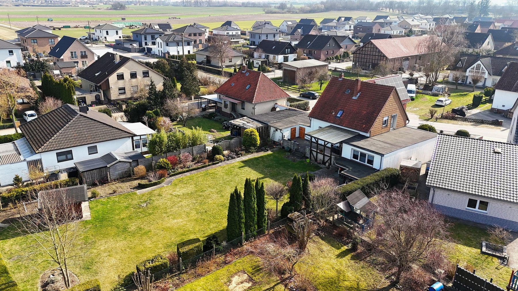 Predaj domu 202 m², pozemek 1.087 m², Königslutter am Elm, Dolné Sasko Predaj domu 202 m², pozemek 1.087 m², Königslutter am Elm, Dolné Sasko