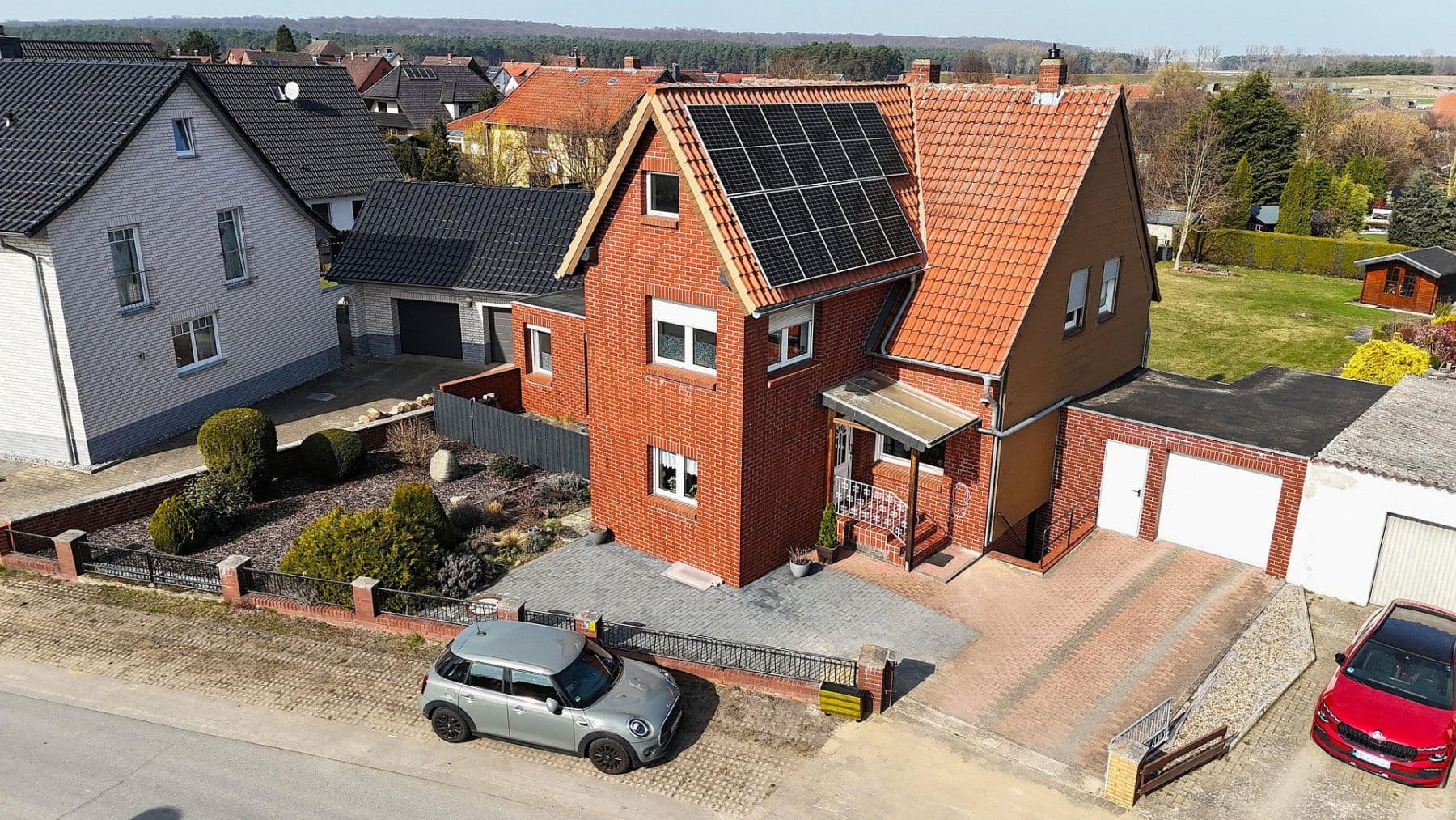 Predaj domu 202 m², pozemek 1.087 m², Königslutter am Elm, Dolné Sasko Predaj domu 202 m², pozemek 1.087 m², Königslutter am Elm, Dolné Sasko