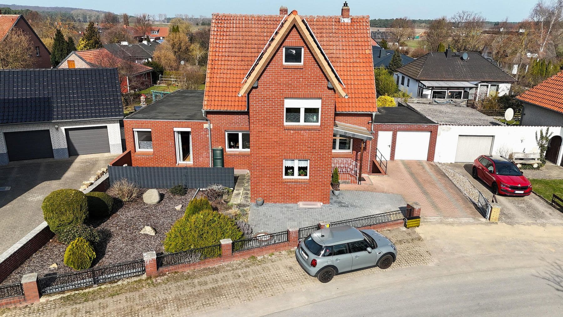 Predaj domu 202 m², pozemek 1.087 m², Königslutter am Elm, Dolné Sasko Predaj domu 202 m², pozemek 1.087 m², Königslutter am Elm, Dolné Sasko