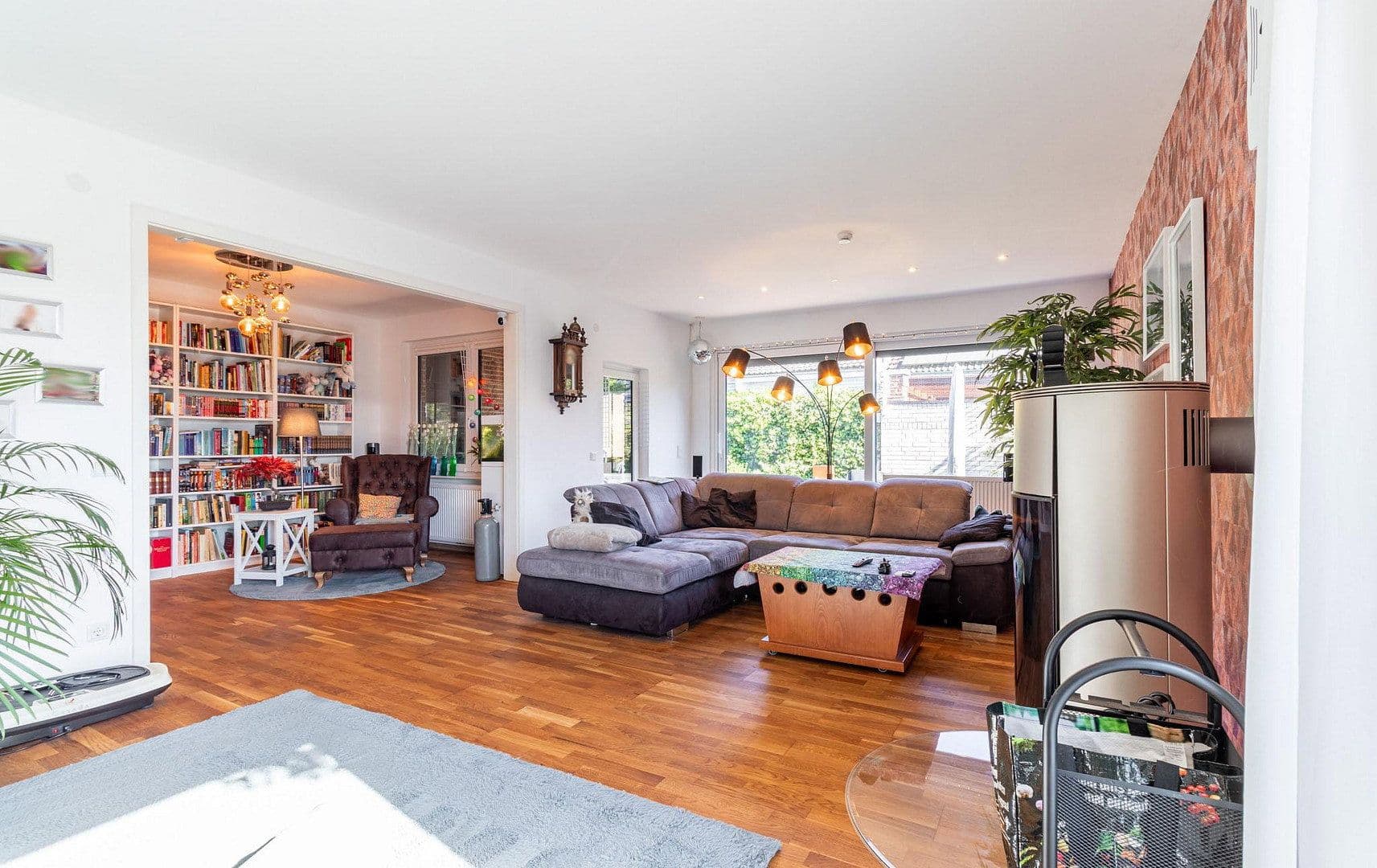 Predaj domu 162 m², pozemek 516 m², Burgdorf, Dolné Sasko Predaj domu 162 m², pozemek 516 m², Burgdorf, Dolné Sasko