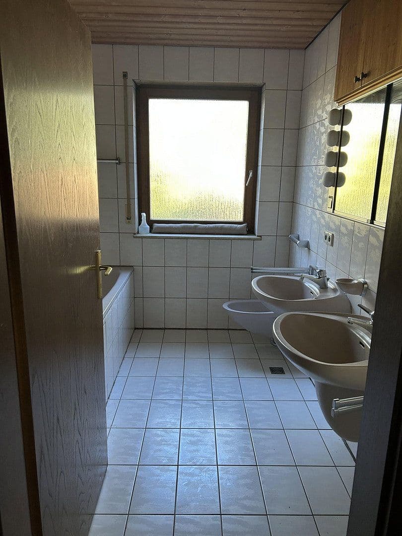 Predaj domu 142 m², pozemek 561 m², Vaihingen an der Enz, Bádensko-Wurttembersko Predaj domu 142 m², pozemek 561 m², Vaihingen an der Enz, Bádensko-Wurttembersko